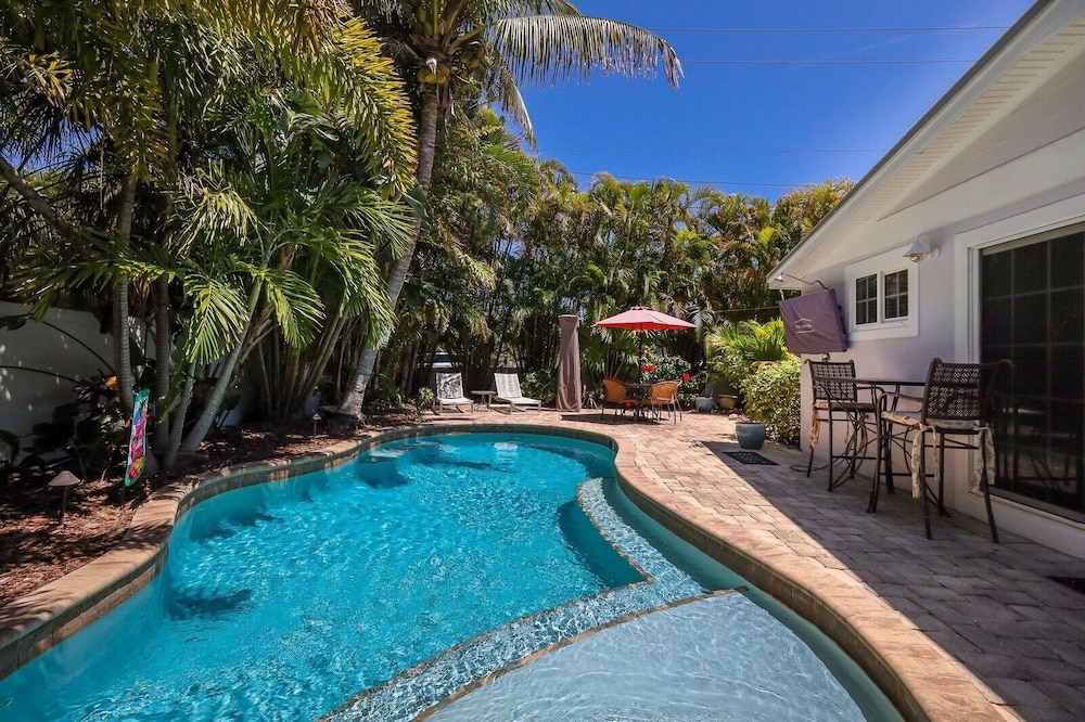Paradise Palms 3 Bedroom Cottage