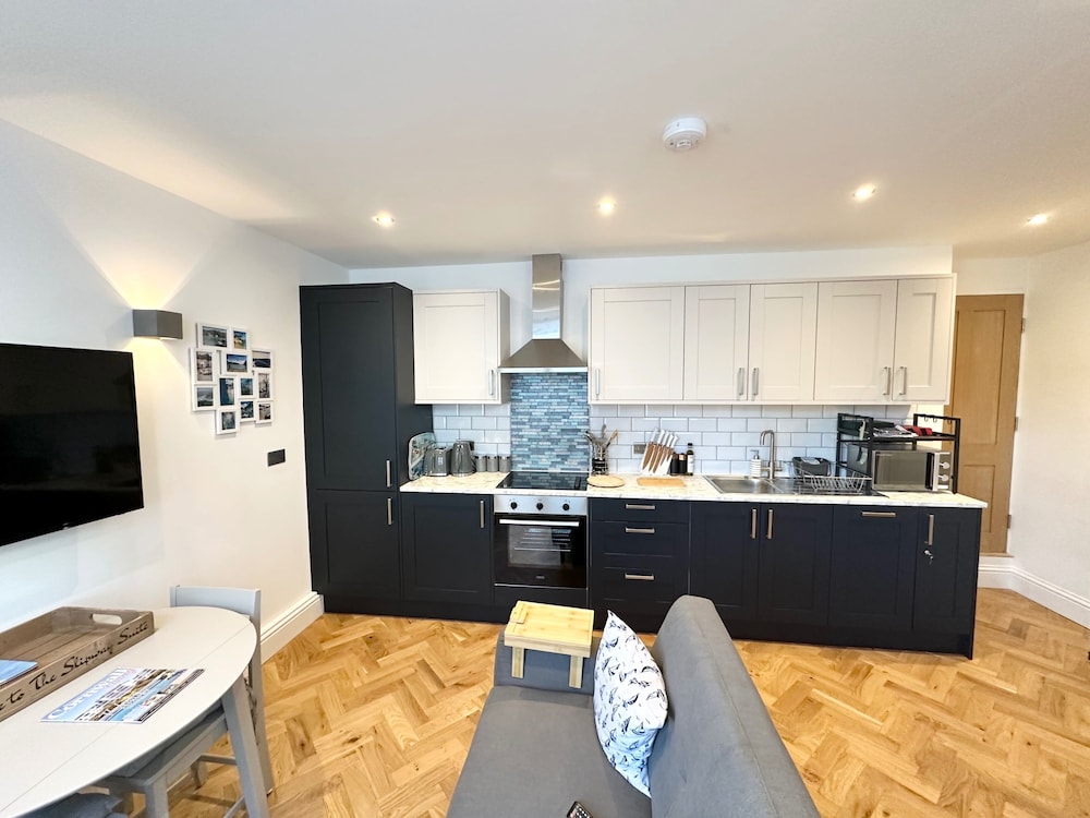 The Slipway Suite, Fowey Harbour & Parking 1 Min