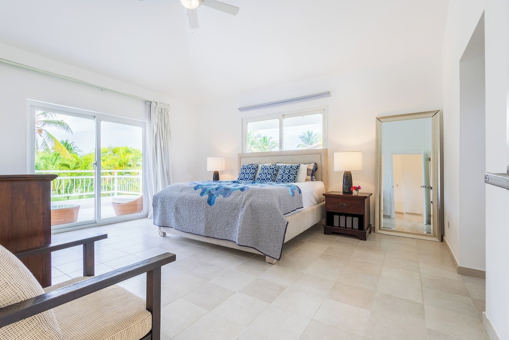 Villa Buganvilla 252 - 4BR Pool Jacuzzi Golf