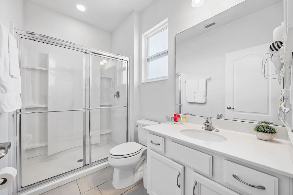 8005 Oak Shadow Ct
