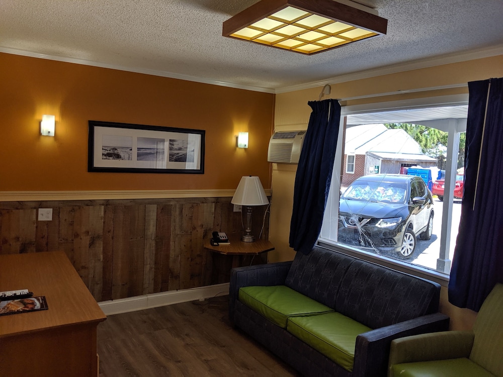 Colonial Inn Motel