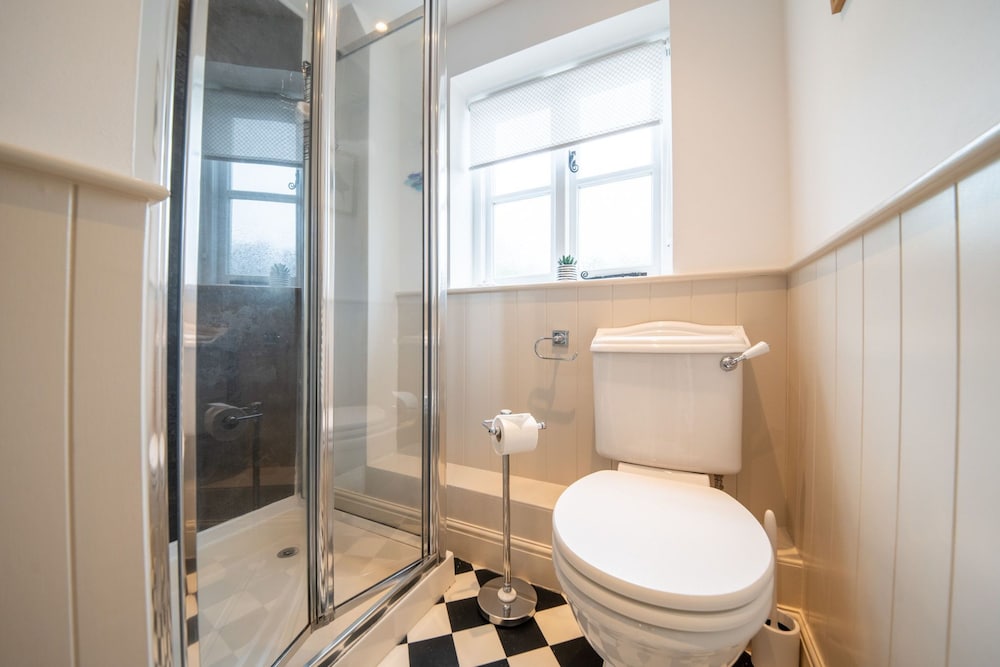 Host Stay Chimney Pots Cottage