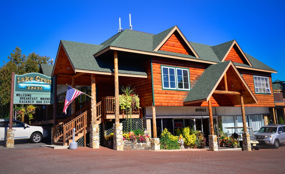 Hotel Lake Crest Inn - Image 1