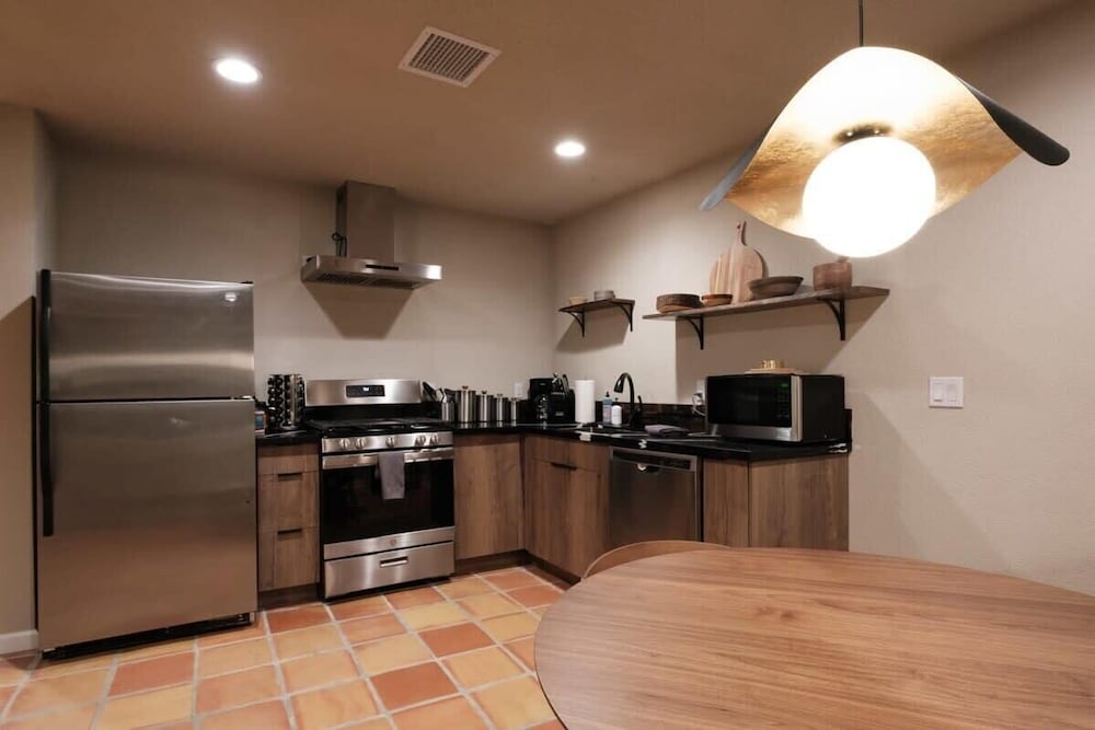 @ Marbella Lane - Moon Designer Home Close to Jtnp