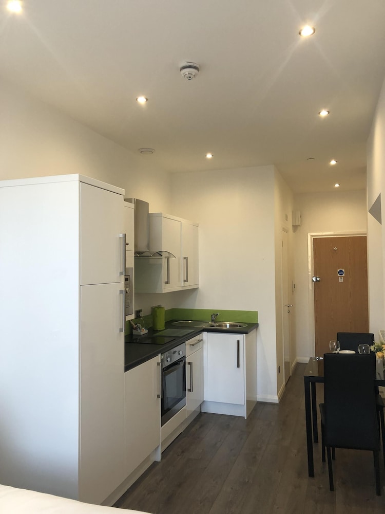 Fox House, Studio Apartments