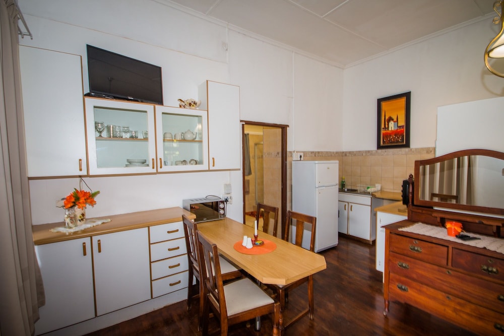 Homestead B & B