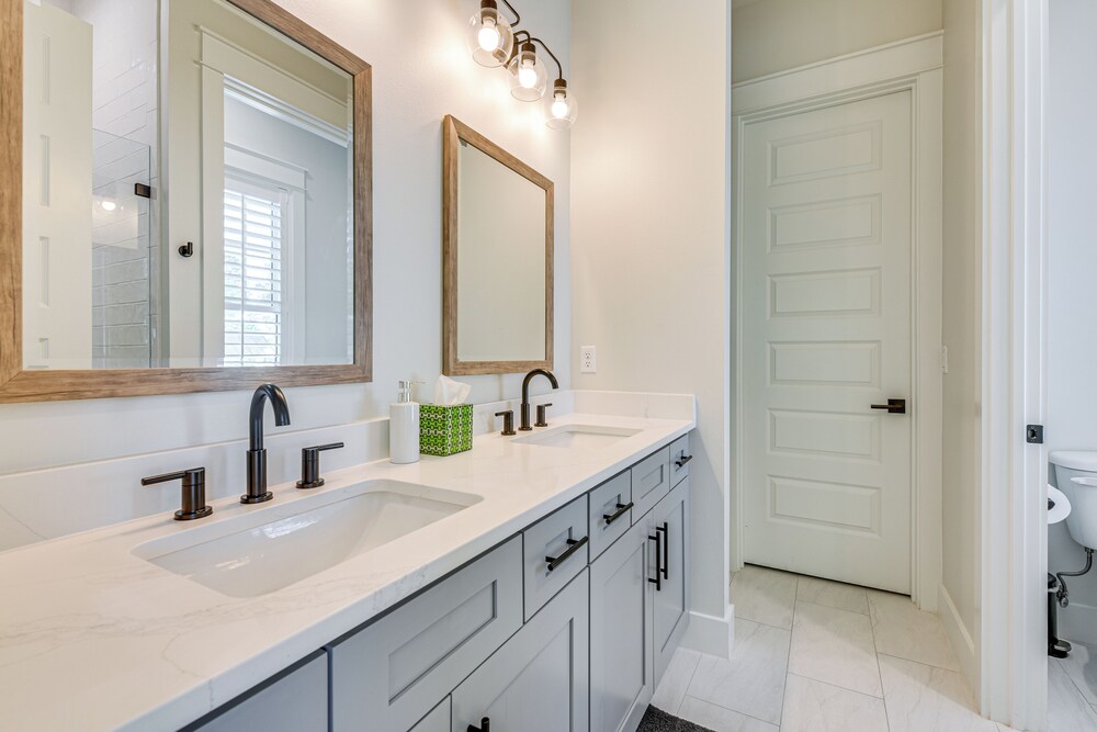 Walk to Gulf: Modern Retreat in Santa Rosa Beach!
