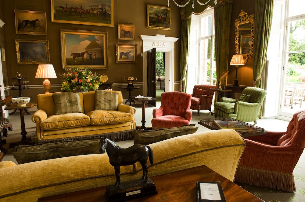 Newmarket Vacations - The Jockey Club Rooms - Property Image 43