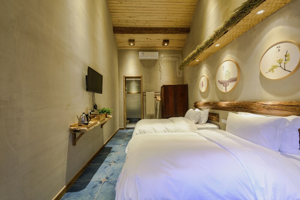 Lotus Mountain Boutique Inn