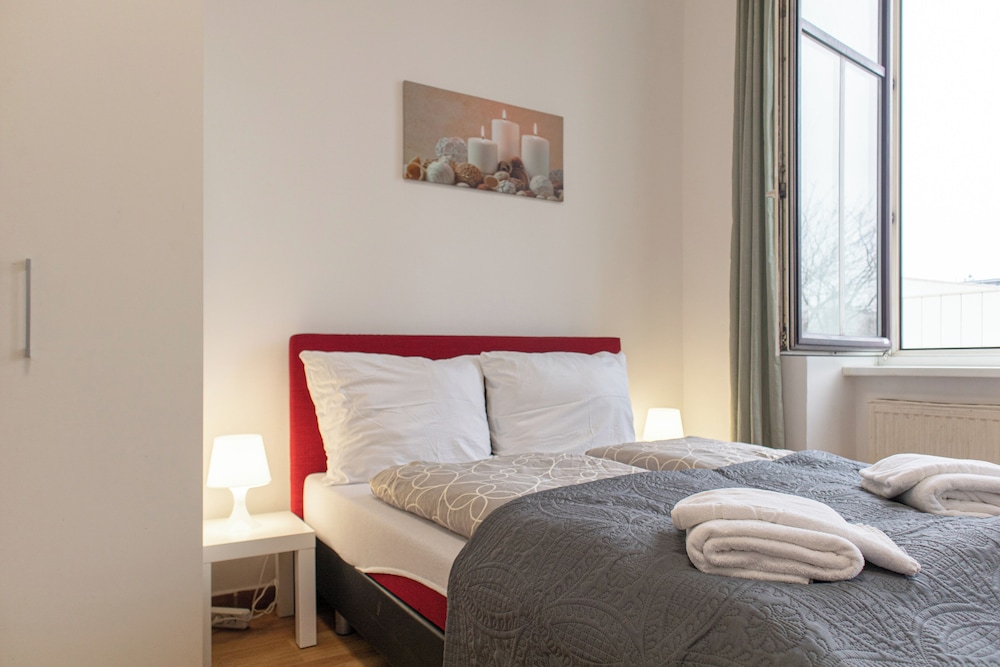 Modern 2BR Apartment Near Millennium