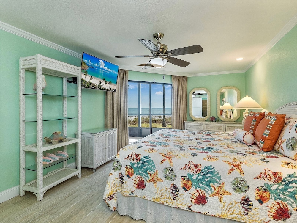 Pointe Santo Condos by Dream Vacation Rentals