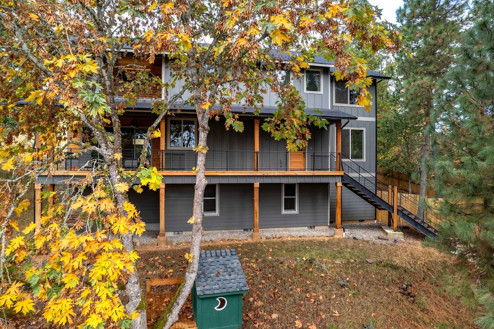 Evergreen Retreat A 30 Night Minimum 3 Bedroom Home