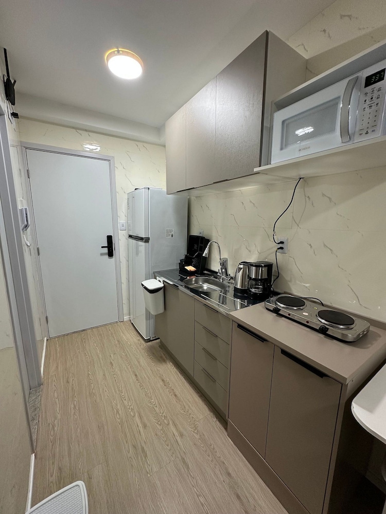 Fully Equipped Apartments in a Privileged Location, 150m From the Beach in Salvador Sess