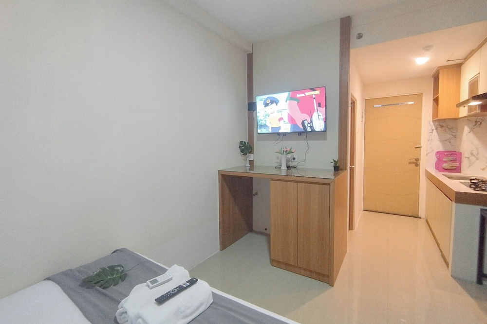 Modern Look Studio Near Iph School At Bale Hinggil Apartment