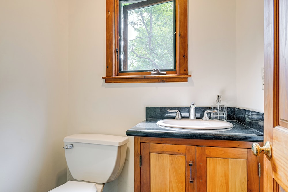 Riverfront Hudson Valley Gem w/ Beach Access!