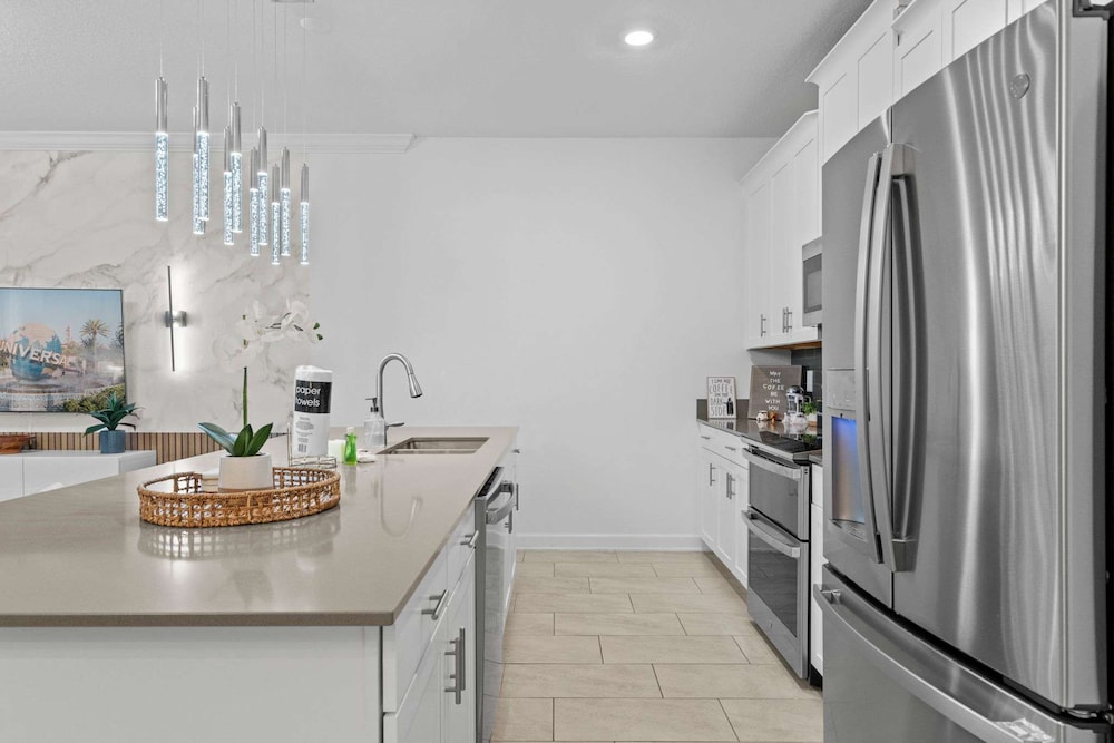 Special 4bedroom TH w Private Pool Next to Disney