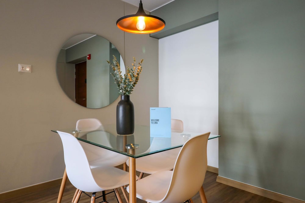 Radiant 1BR With Deco in Miraflores