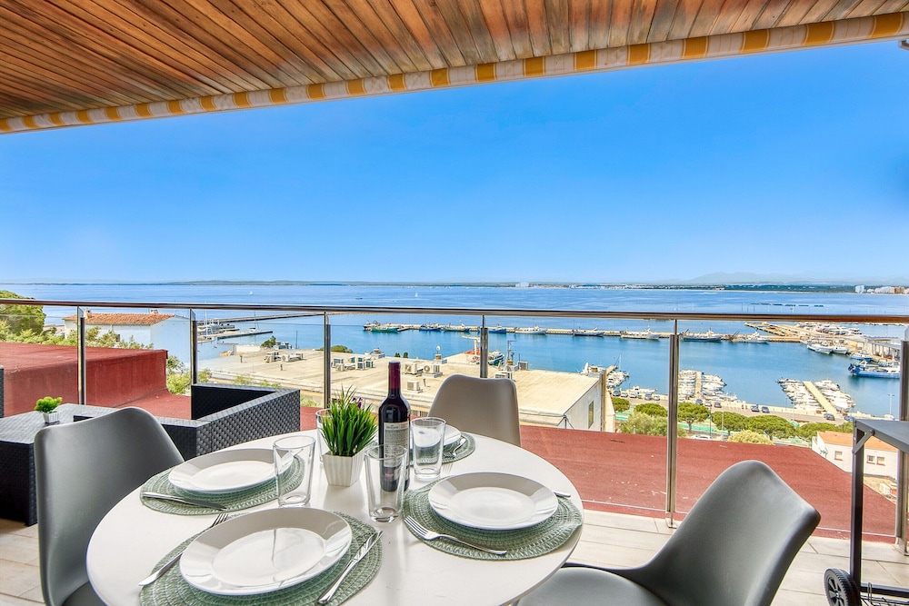 Apartment Near Playa De Roses Beach