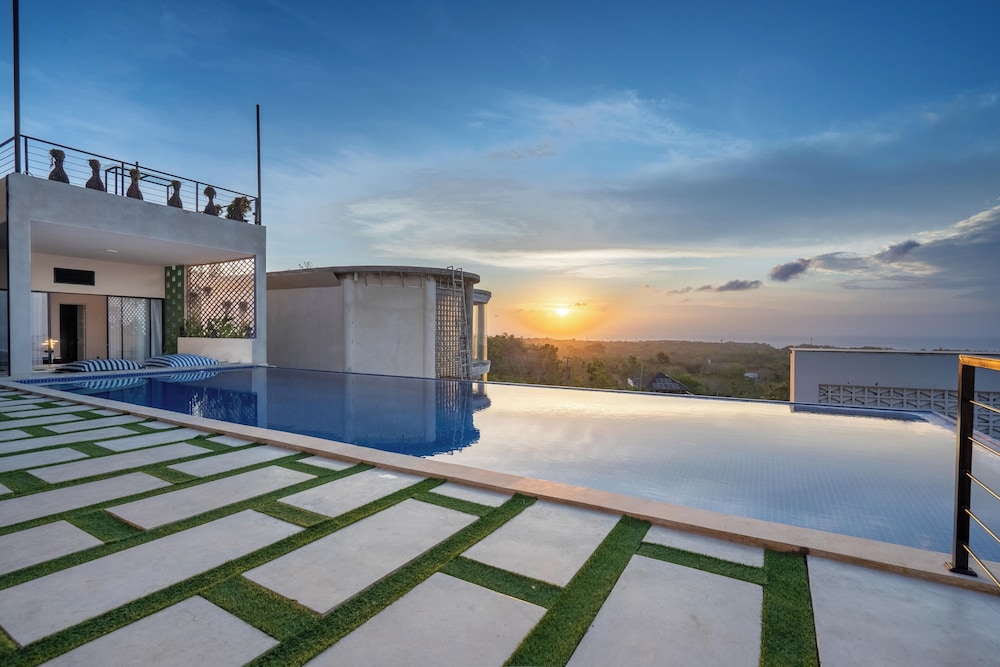 Jiya Villa Uluwatu - Panoramic Terraces with Stunning Views, Luxury Service and Entertainment
