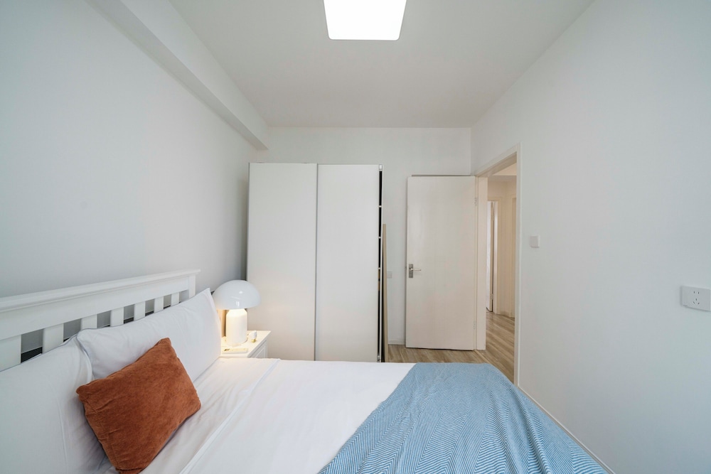 Tyms Tianshan 4BR 2BA APT Residence