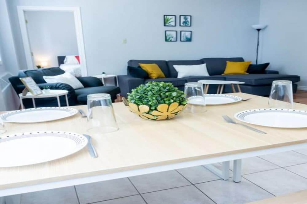 Saint John Vacations - 2BR Condo in Heart of Uptown Coffee Wifi - Property Image 4