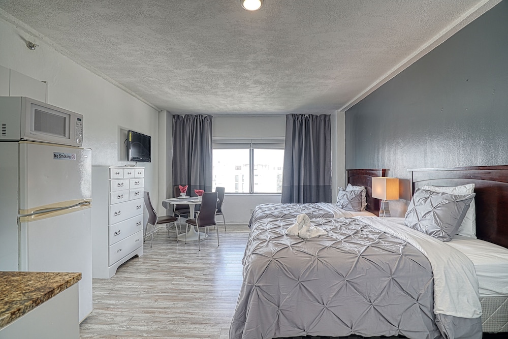 Private Apartments at the Casablanca