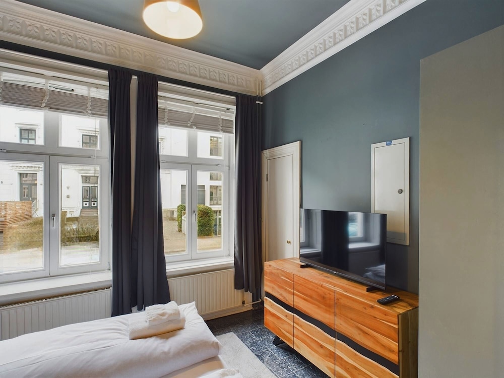 Art Apartments