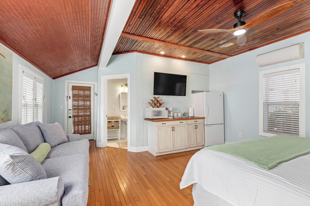 Cake by the Ocean Tybee Vacation Rentals