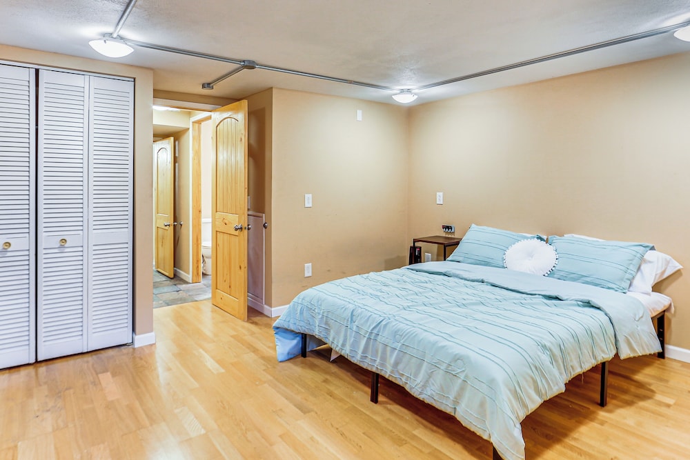 Walkable Studio in the Heart of Pittsburgh!