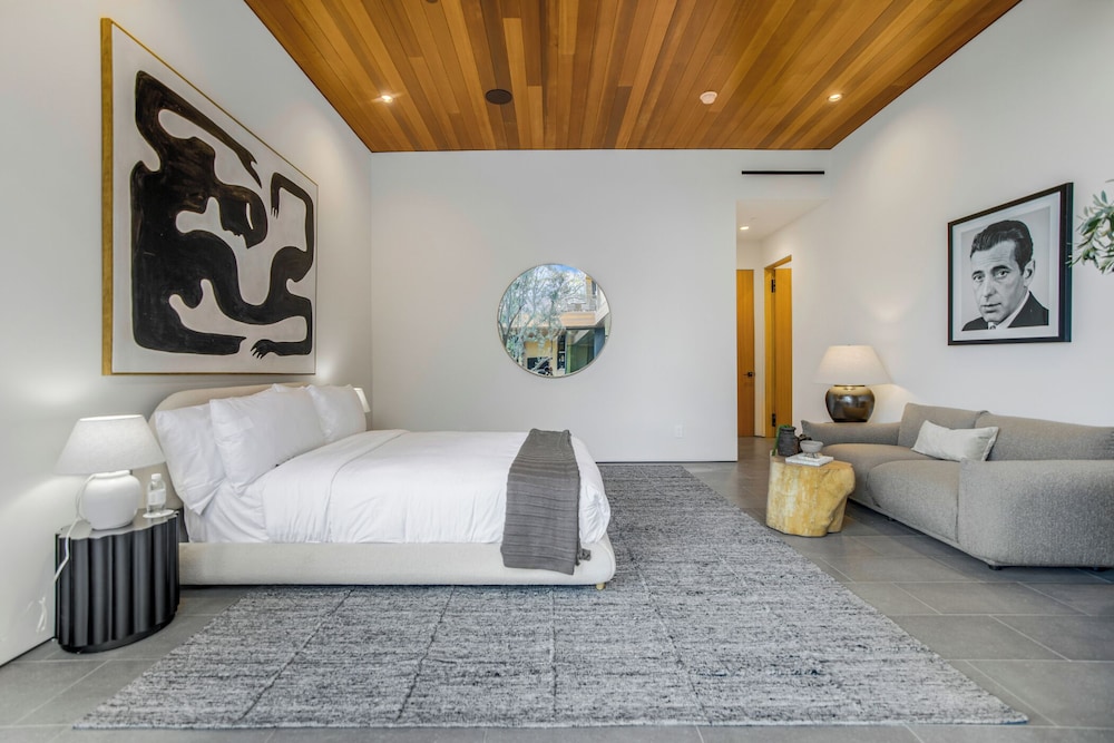 Oak Pass Manor: Indoor-outdoor Luxury With Pool, Sauna & Panoramic Views