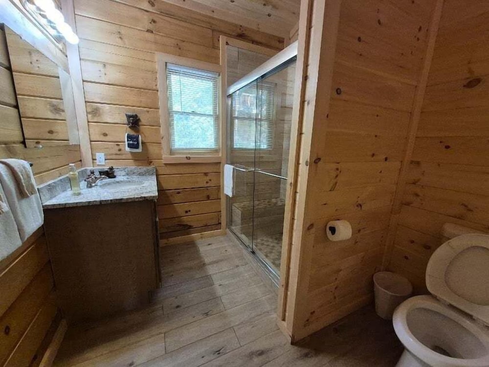 Misty Mountain View - 2 bedroom 2 Cabin