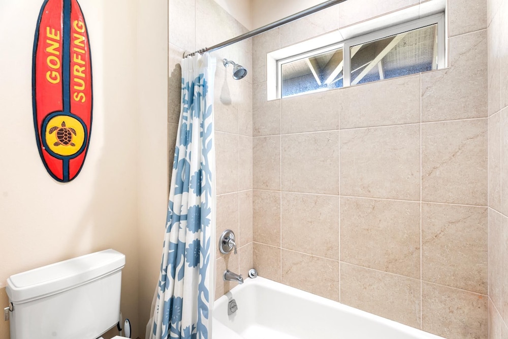 Halii Kai Oceanfront KBM Resorts 2 Units, 4 Bedrooms Ml-2567