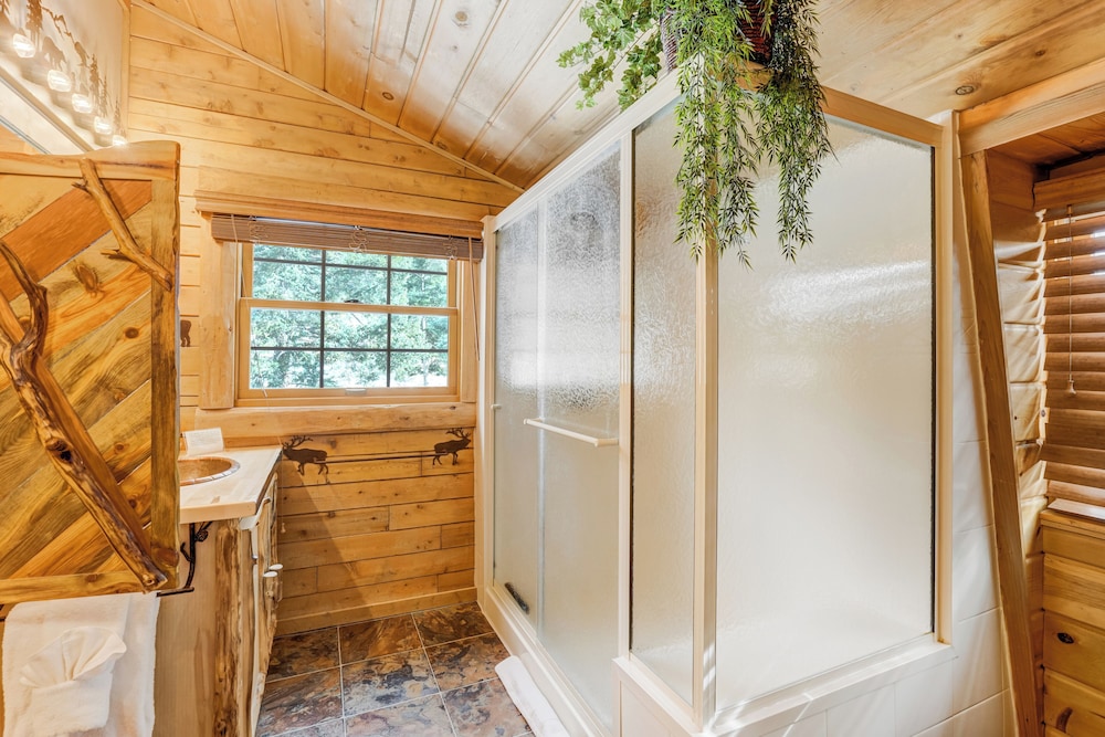 Log Lodge