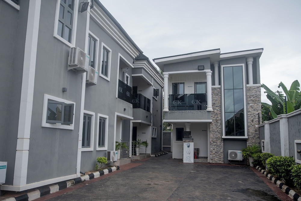 CREMYARK HOME APARTMENTS