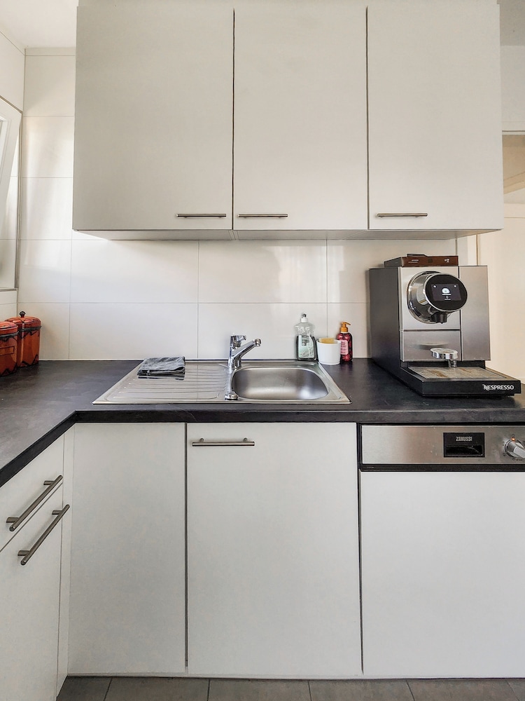 VK - VBD - Zurich Airport - Homestay - Villa Bassersdorf