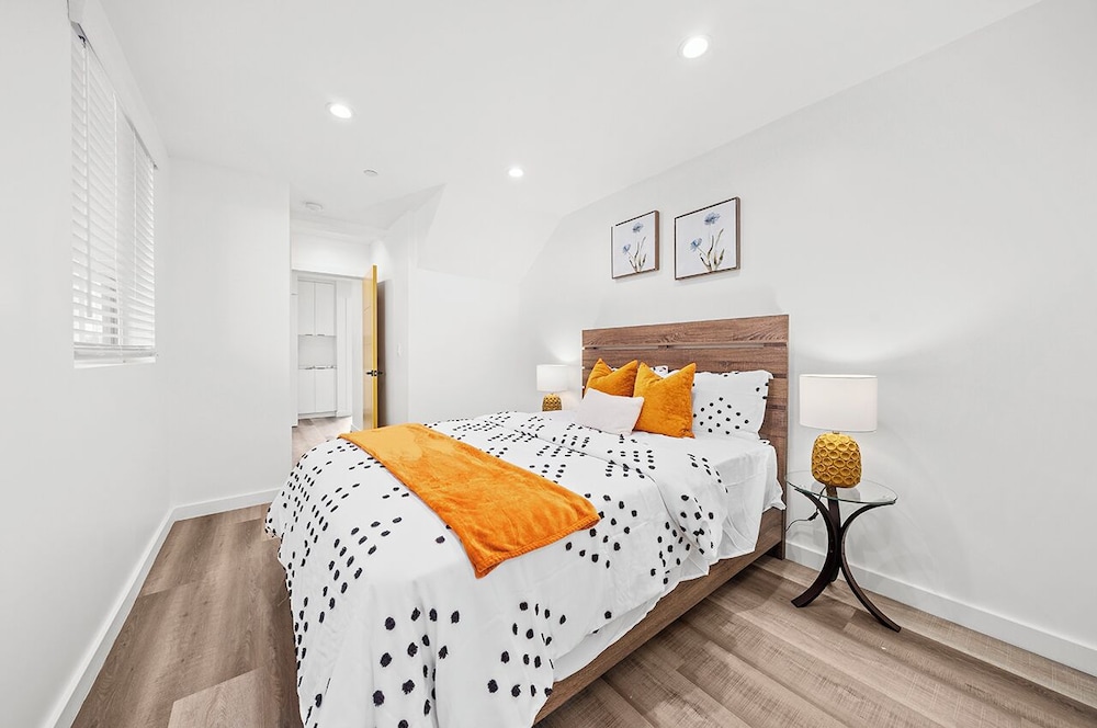 Cozy Bedroom Los Angeles