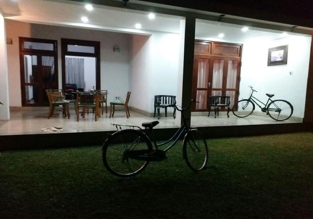 Negombo Holiday Home
