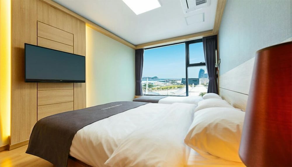 Paulownia Hostel & Guest House