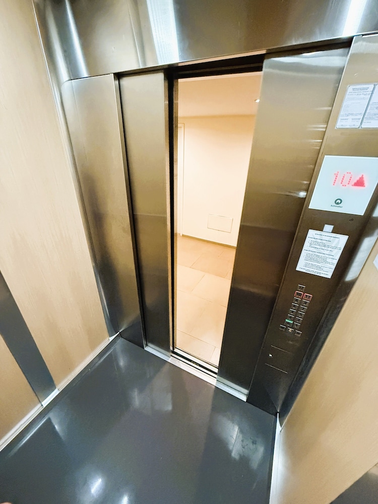 Holland Park Condominium