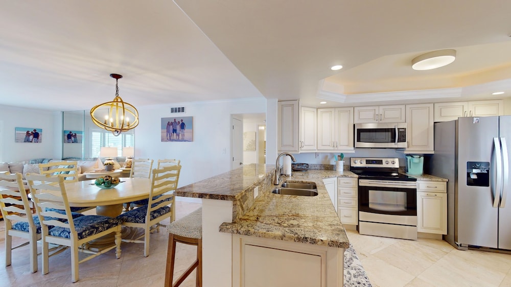 Sandarac 502b: Beachfront 3br Condo W/ Pool & Views 3 Bedroom Condo