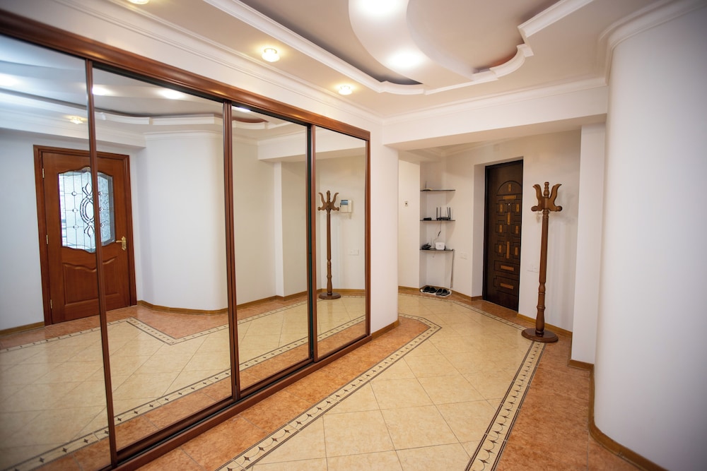 Dondar Apartment Formula 1 view