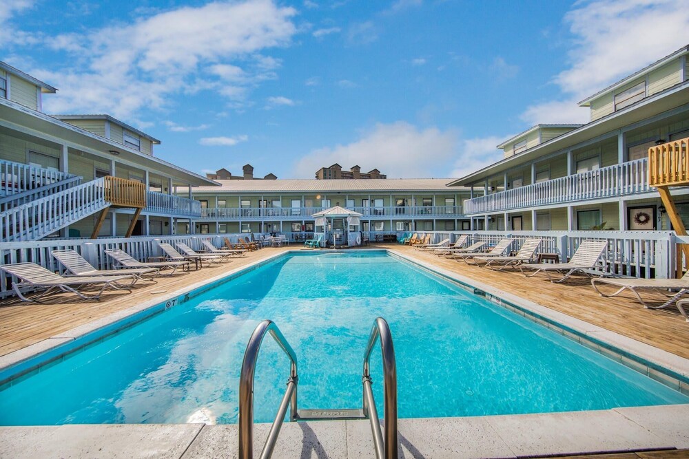 The Cove 205b