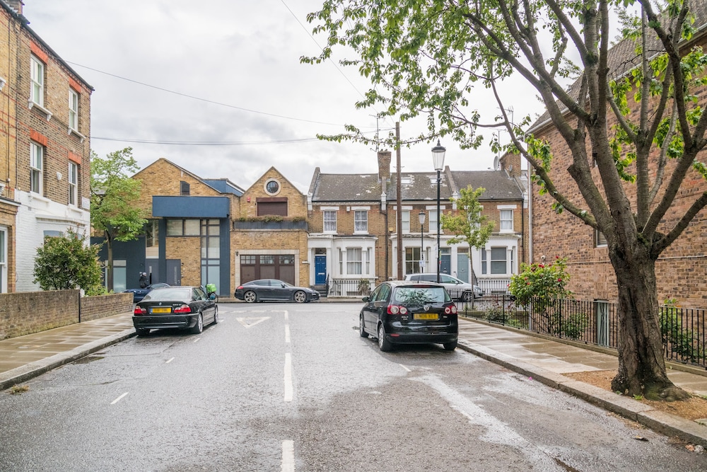 Charming Chelsea Home by the River Thames