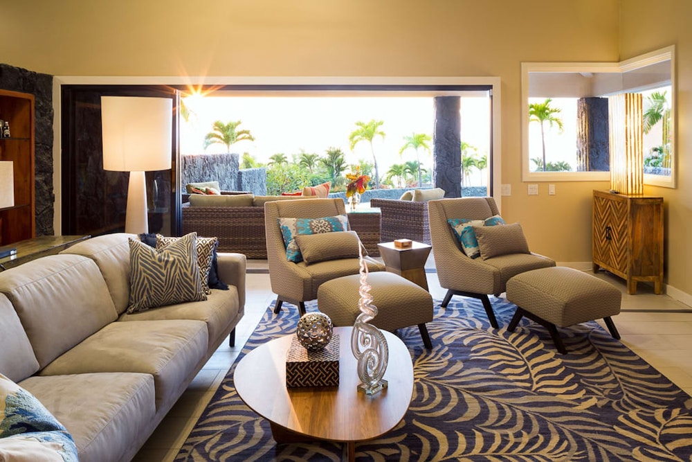 Gated Keauhou Residences w Ocean Views Pool
