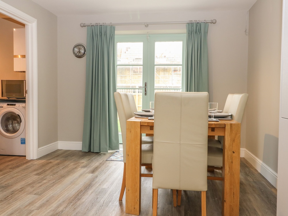 9 Windrush Heights