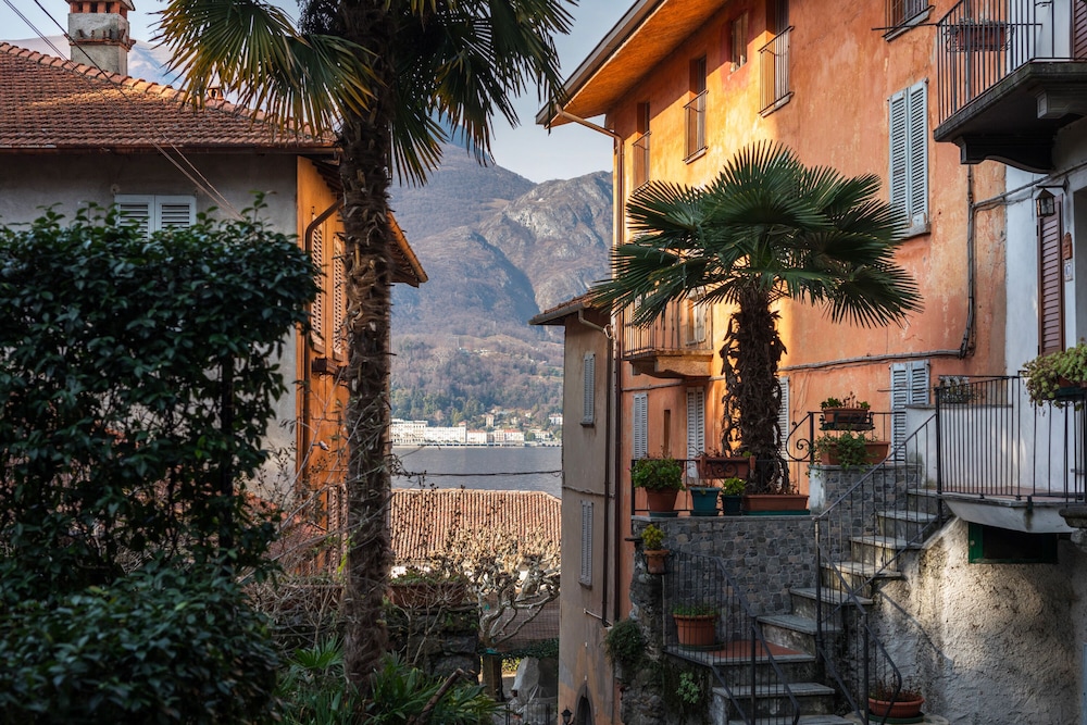 Loppia Bay by Wonderful Italy view 3