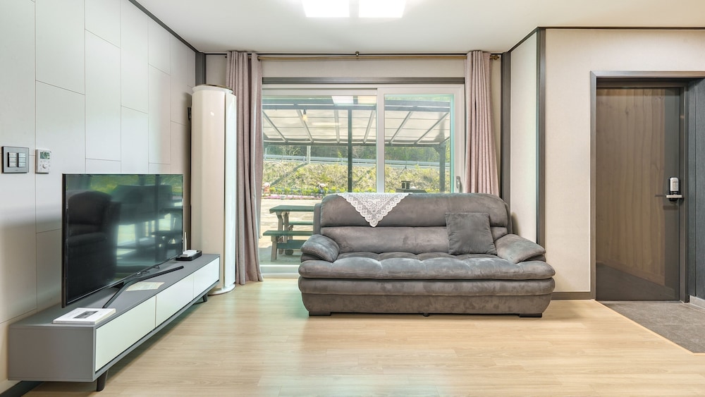 Hongcheon Pension 150