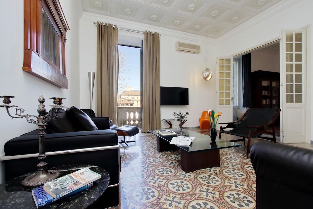 Tiberina Spacious Apartment