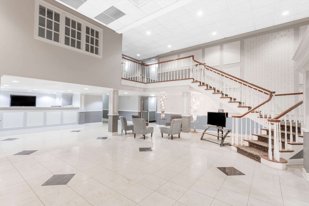 Ramada by Wyndham Henderson/Evansville - Image 3