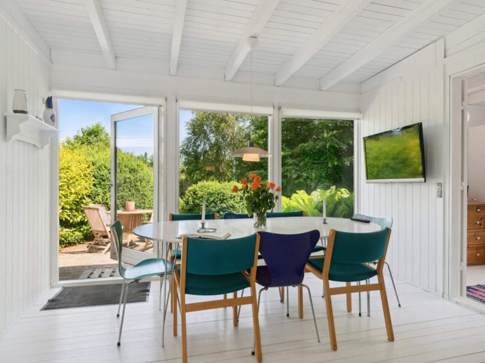 6 Person Holiday Home in Dronningmolle